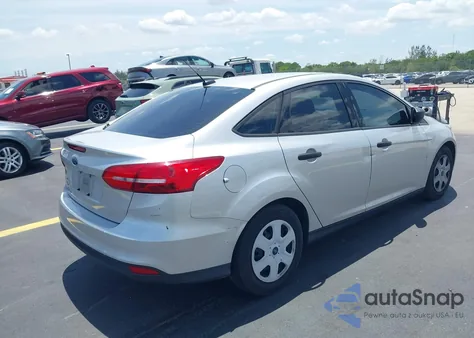 2018 Ford Focus S из США, поврежденный, VIN 1FADP3E23JL242750
